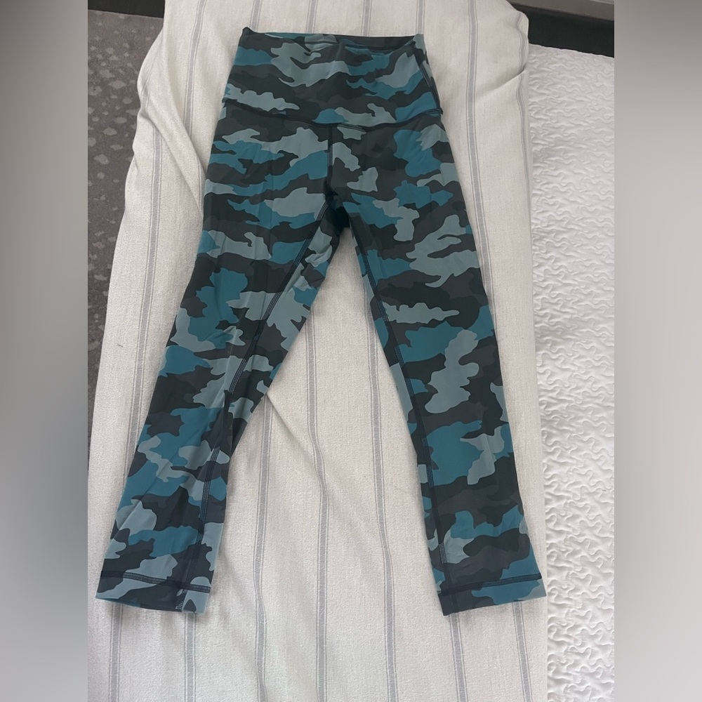 Lululemon camo tights